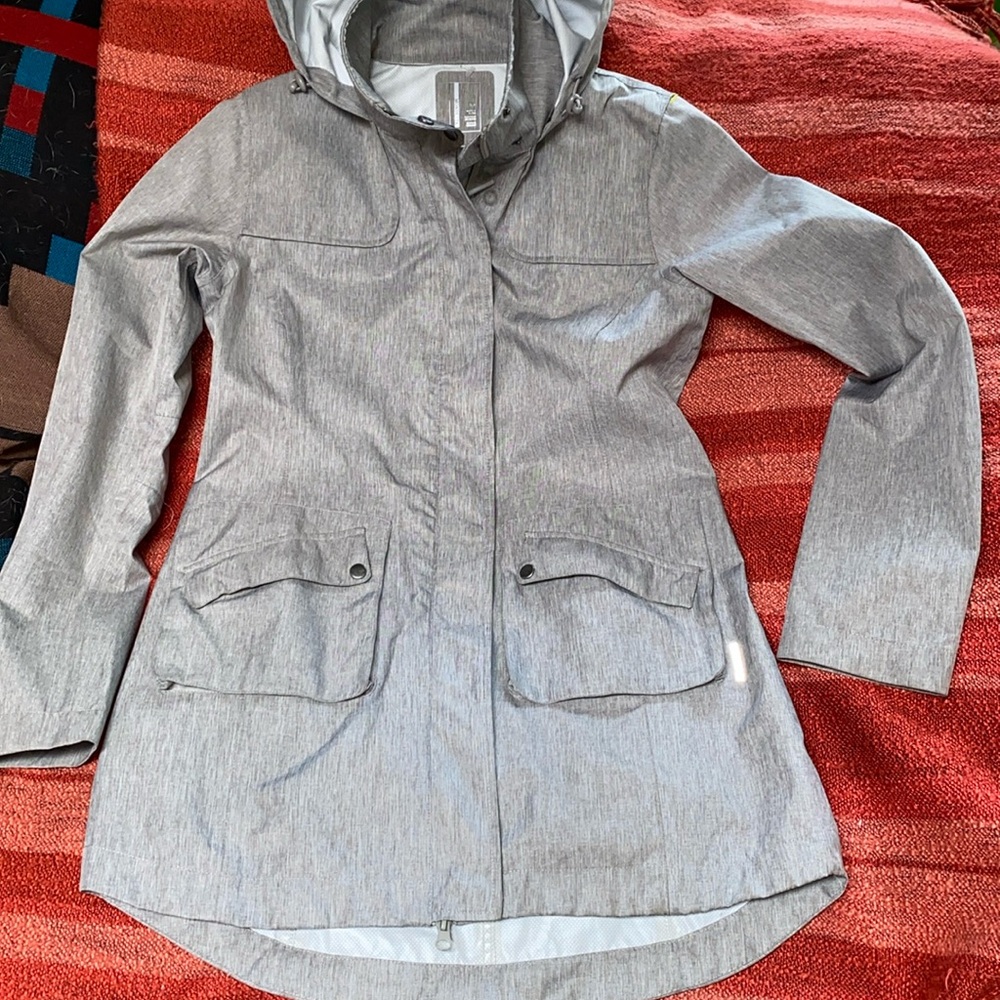 MONDETTA RAINCOAT SZ SMALL HOODED ZIP FRONT